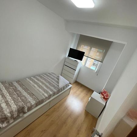 فندق Habitacion Privada En Piso Compartido فالنسيا المظهر الخارجي الصورة