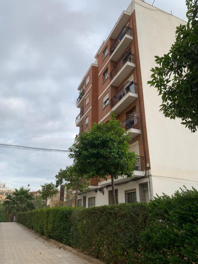 فندق Habitacion Privada En Piso Compartido فالنسيا المظهر الخارجي الصورة