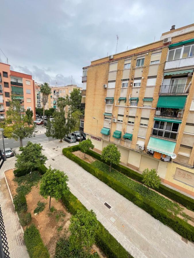 فندق Habitacion Privada En Piso Compartido فالنسيا المظهر الخارجي الصورة